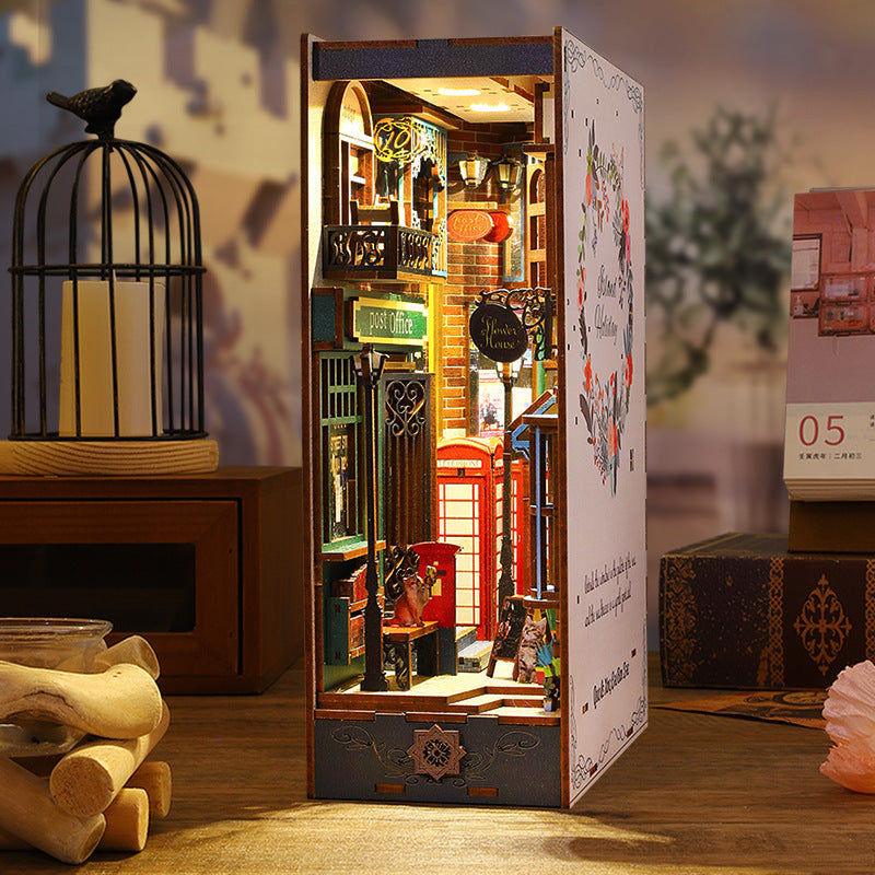 Whimsical Shelf™ - Crown Street