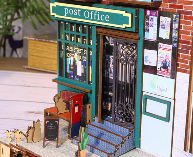 Whimsical Shelf™ - Crown Street